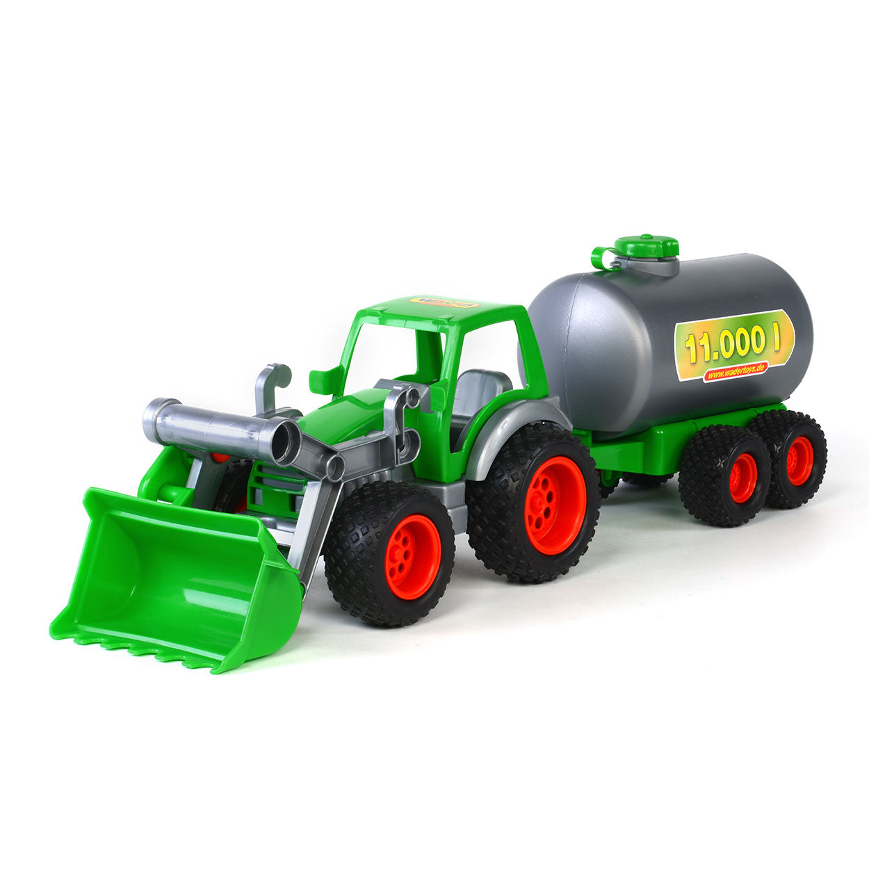 Cavallino tractor met voorlader en tanker
