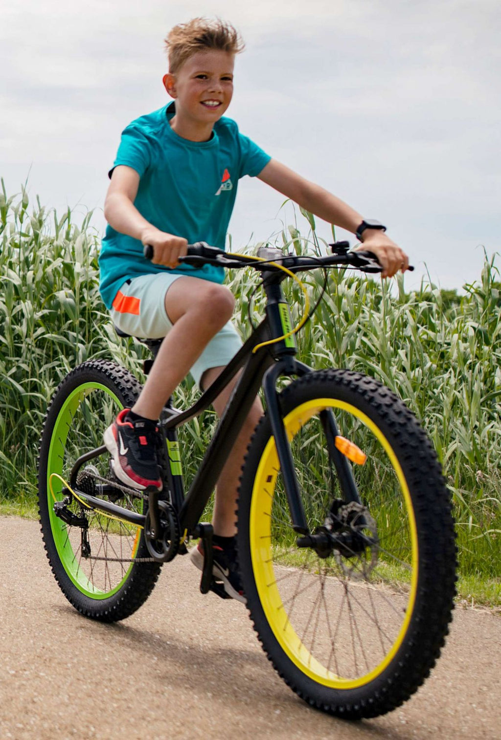Volare Gradient Kinderfiets – Jongens – 20 inch – Zwart Geel Groen – 6 speed – Prime Collection