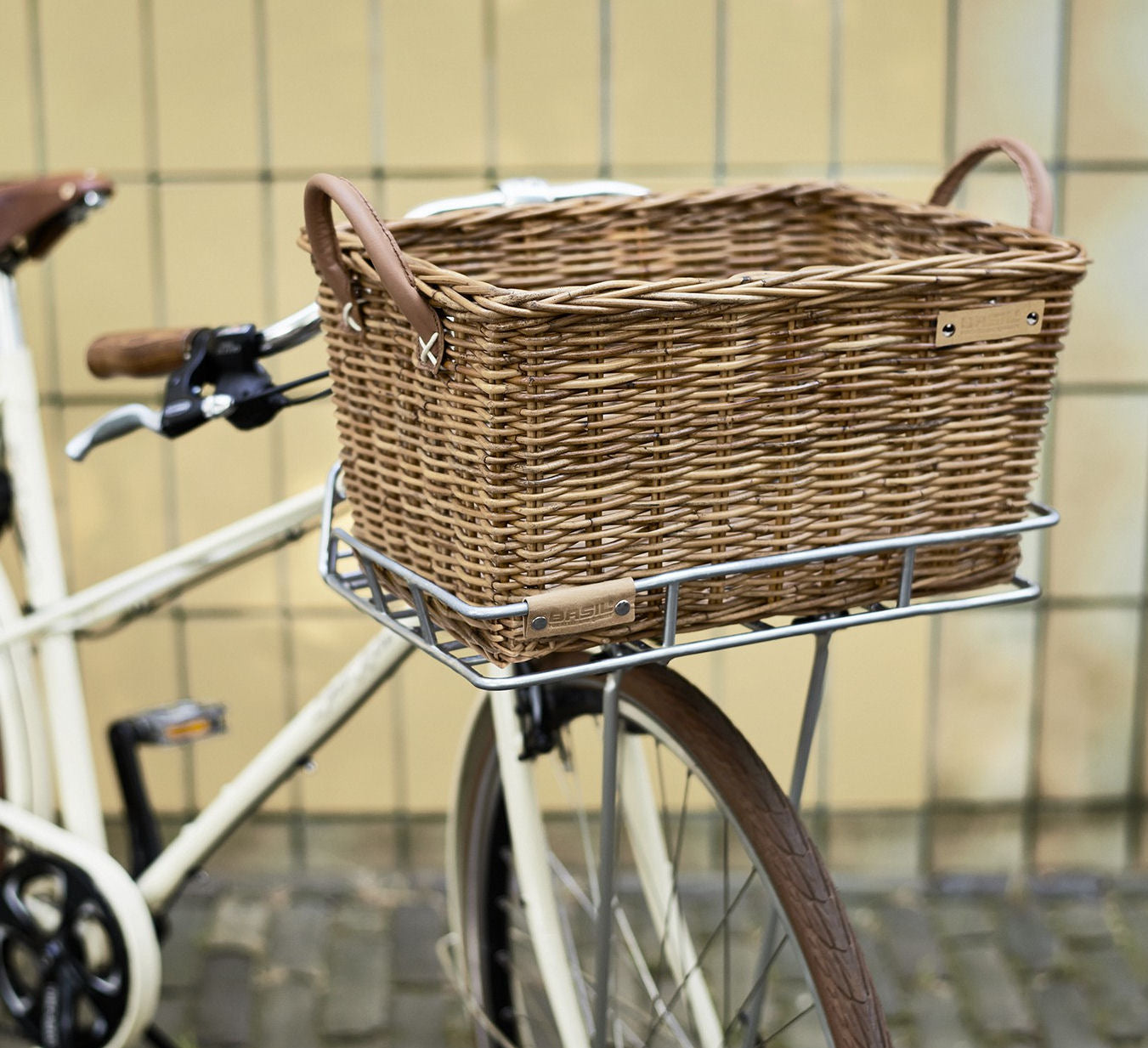 Basil Portland Classic - fietsmand - voorop - bruin