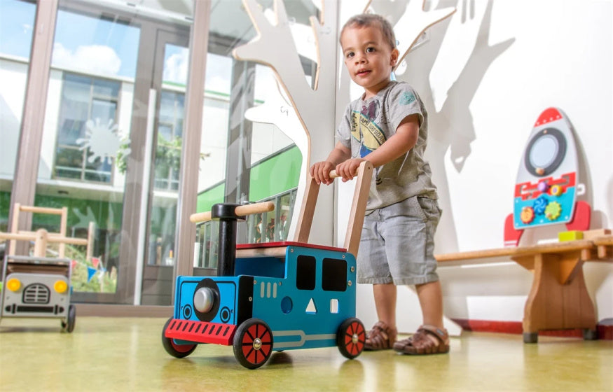I'm toy loop- en duwwagen trein