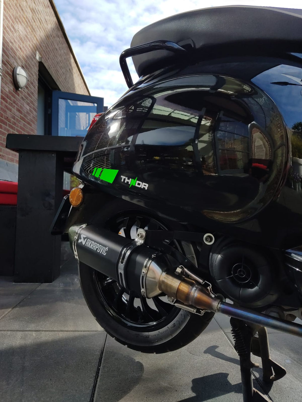 Stickerset CVS THNDR Wit / Zwart / Fluor Groen | Vespa Sprint