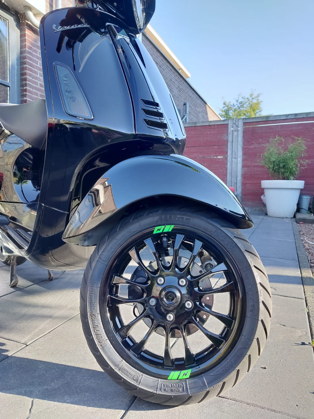 Stickerset CVS THNDR Wit / Zwart / Fluor Groen | Vespa Sprint