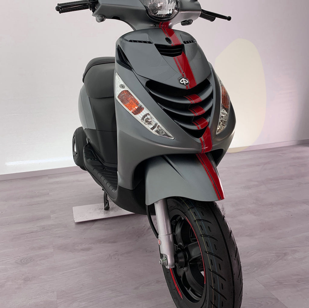 Stickerset CVS Mercedes AMG Rood | Piaggio Zip