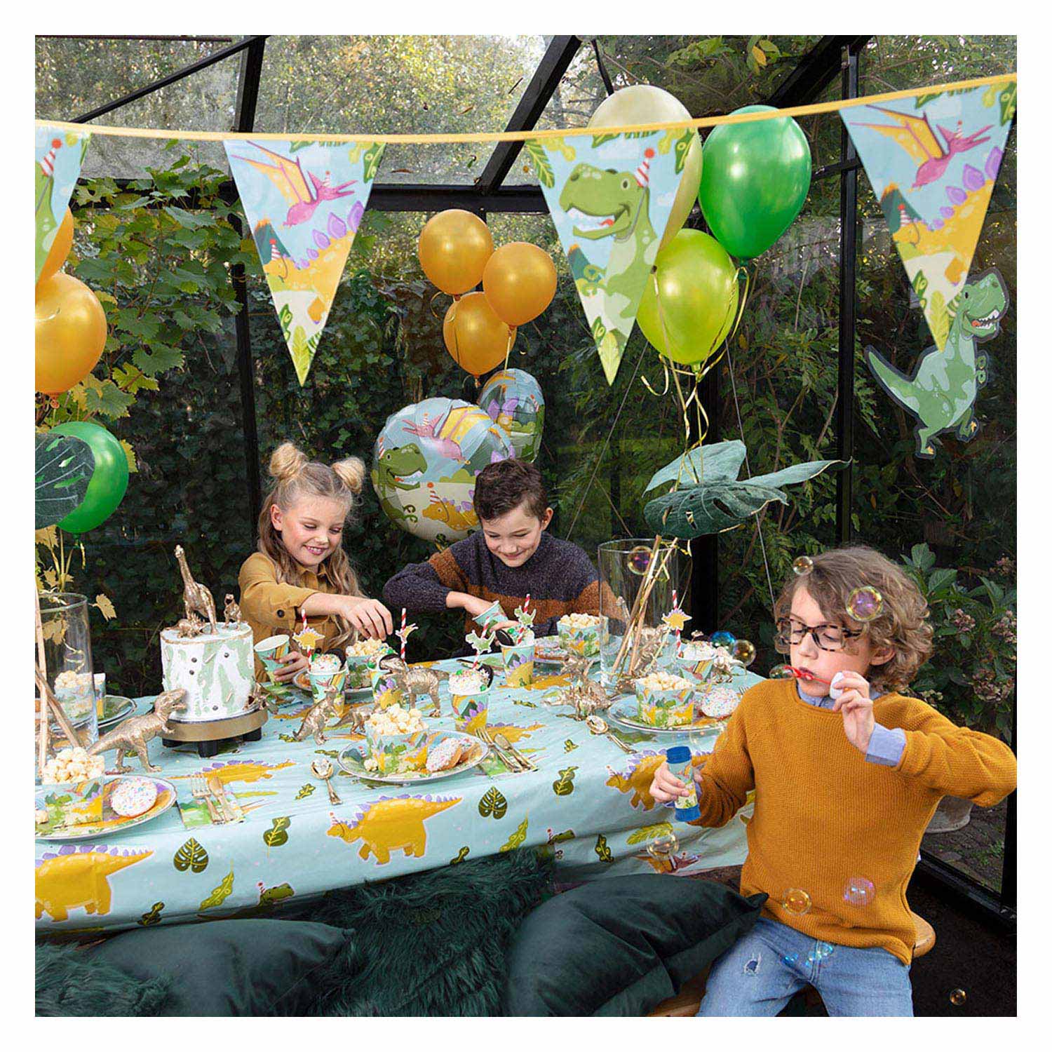 Boland tafelkleed dino party 130x180cm