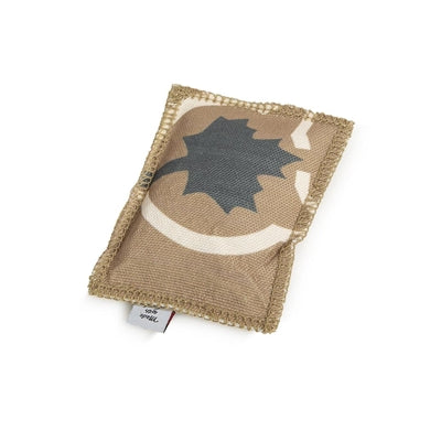 Canadiancat company Canadian cat speelkussen love met catnip bruin / beige