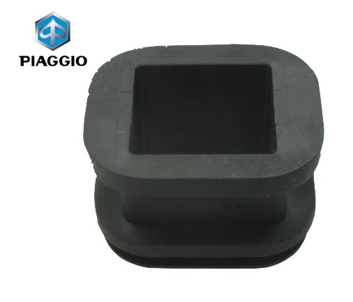 Kabeldoorgang USB-stekker OEM | Vespa Sprint / Primavera ('18-)