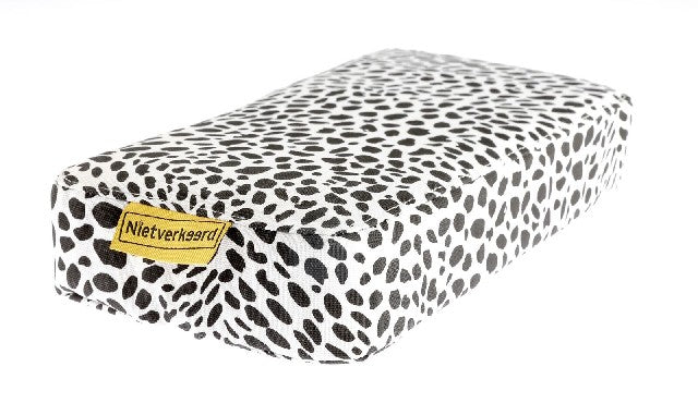 Kussen Nietverkeerd animal dots
