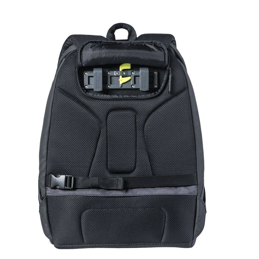 Basil B-Safe Backpack Nordlicht fietsrugzak 18L, unisex, graniet zwart