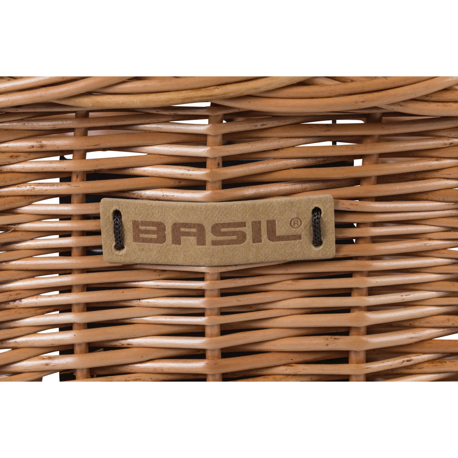 Basil Bremen Wicker KF - fietsmand - voorop - natuur