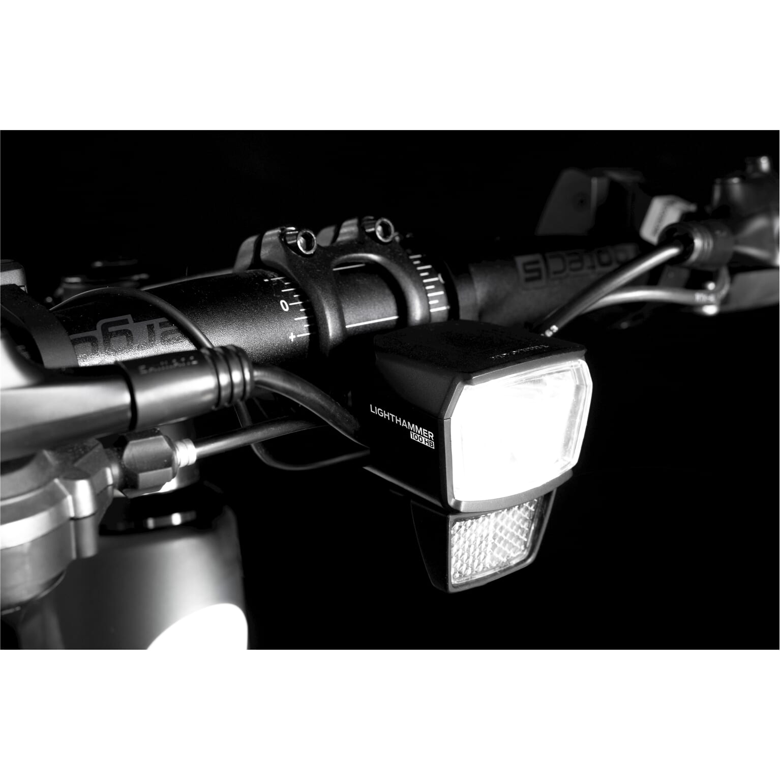 Trelock koplamp Lighthammer LS 890-HB E-b 12v DC 100 lux