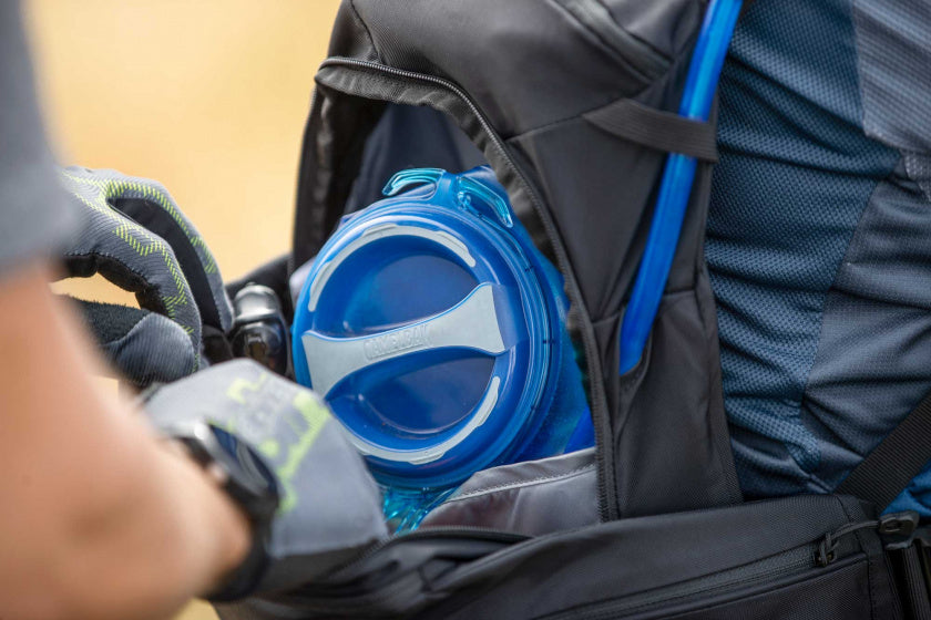 Camelbak reservoir leak-proof valve