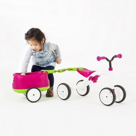 Chillafish loopfiets 1 jaar met aanhangwagen voor jongens en meisjes - vierwieler tot 3 jaar met opbergvak - roze - lichtgewicht loopauto - extra stabiel - stille anti slip banden voor binnen en buiten - model quadie trailer