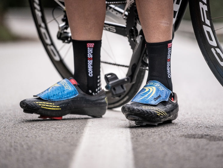 Compressport Racing V3.0 fietssokken zwart/rood maat 35-38
