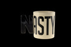 alfabet-mok nasty 300 ml keramiek wit/zwart