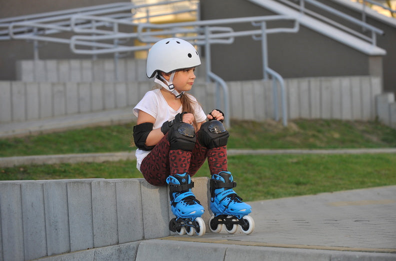 inline skates Phuzion Universe 82A zwart/blauw mt 33-36