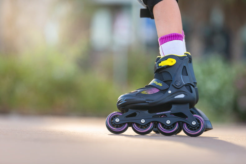 Playlife Inline skates Joker hardboot 82A zwart/geel maat 31-34
